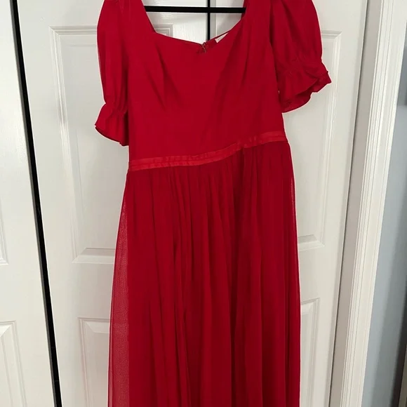 Matching Red Dresses Set - Picture 8 of 10